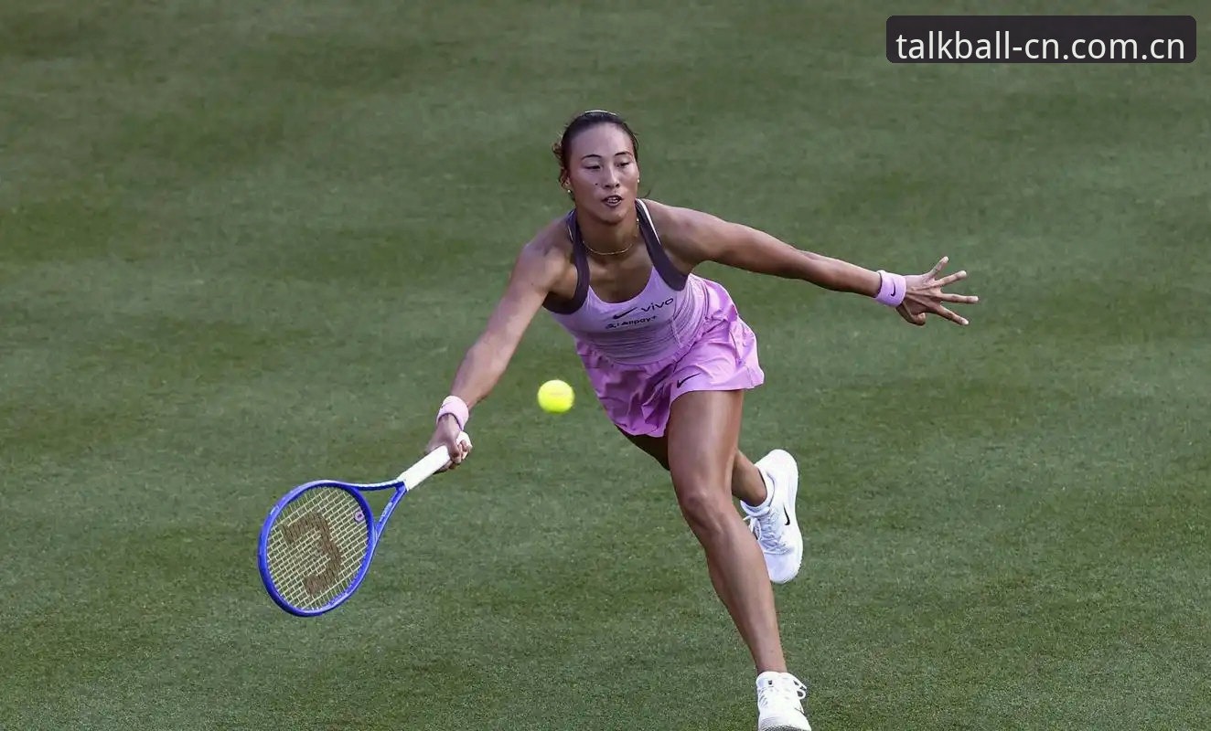 巴特洪堡站外卡逆袭战：郑钦文用一场胜利演示翻盘操作教程
